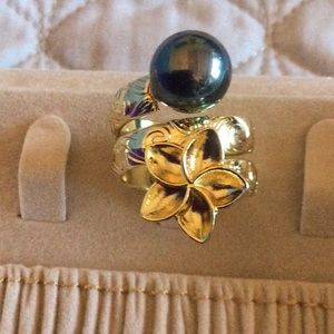 NWOT Hawaiian Ring
